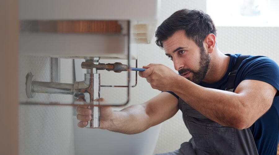 Water heater thermostat replacement in Bridgeton, IN